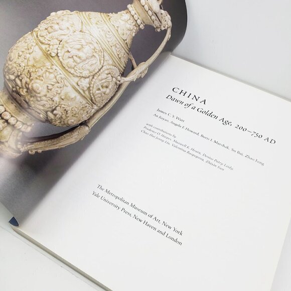 China Dawn of a Golden Age 200-750 AD Metropolitan Museum 2004 Art Book - Picture 2 of 10
